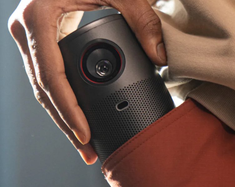 Anker выпустила самый маленький проектор с Google TV